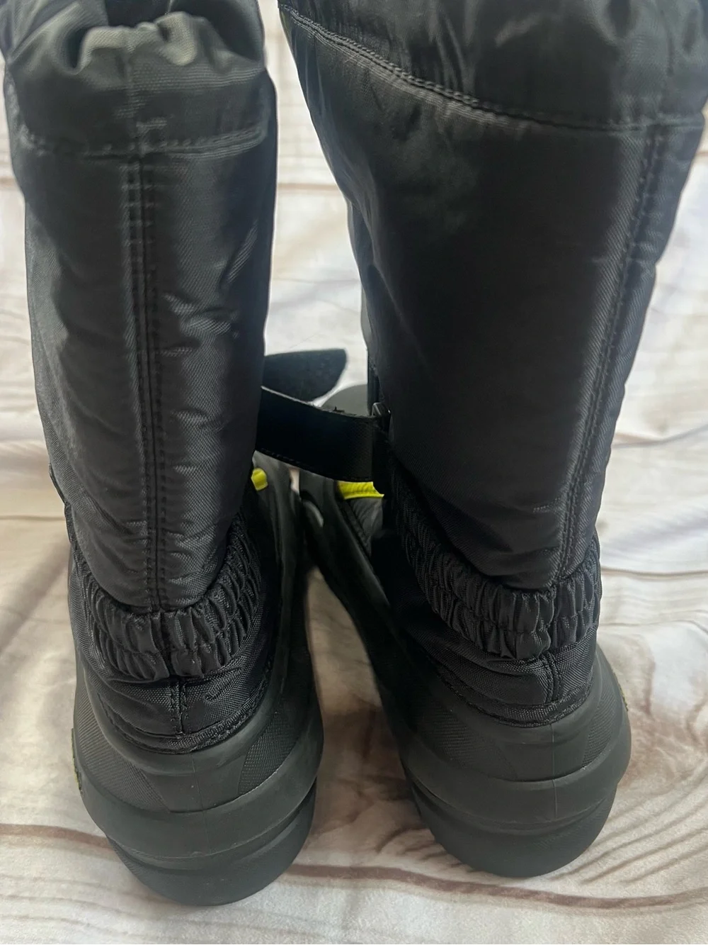 Sorel Black Boots with Neon Yellow Accents Mens 5